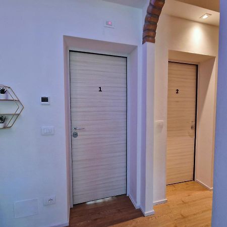 La Ca' Bianca Affittaly Apartments Кастеназо Экстерьер фото