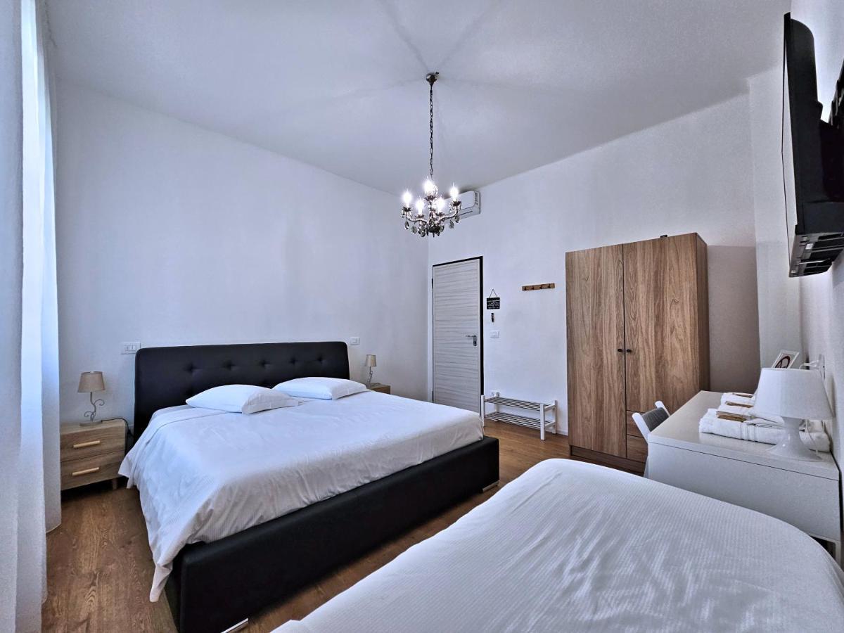 La Ca' Bianca Affittaly Apartments Кастеназо Экстерьер фото