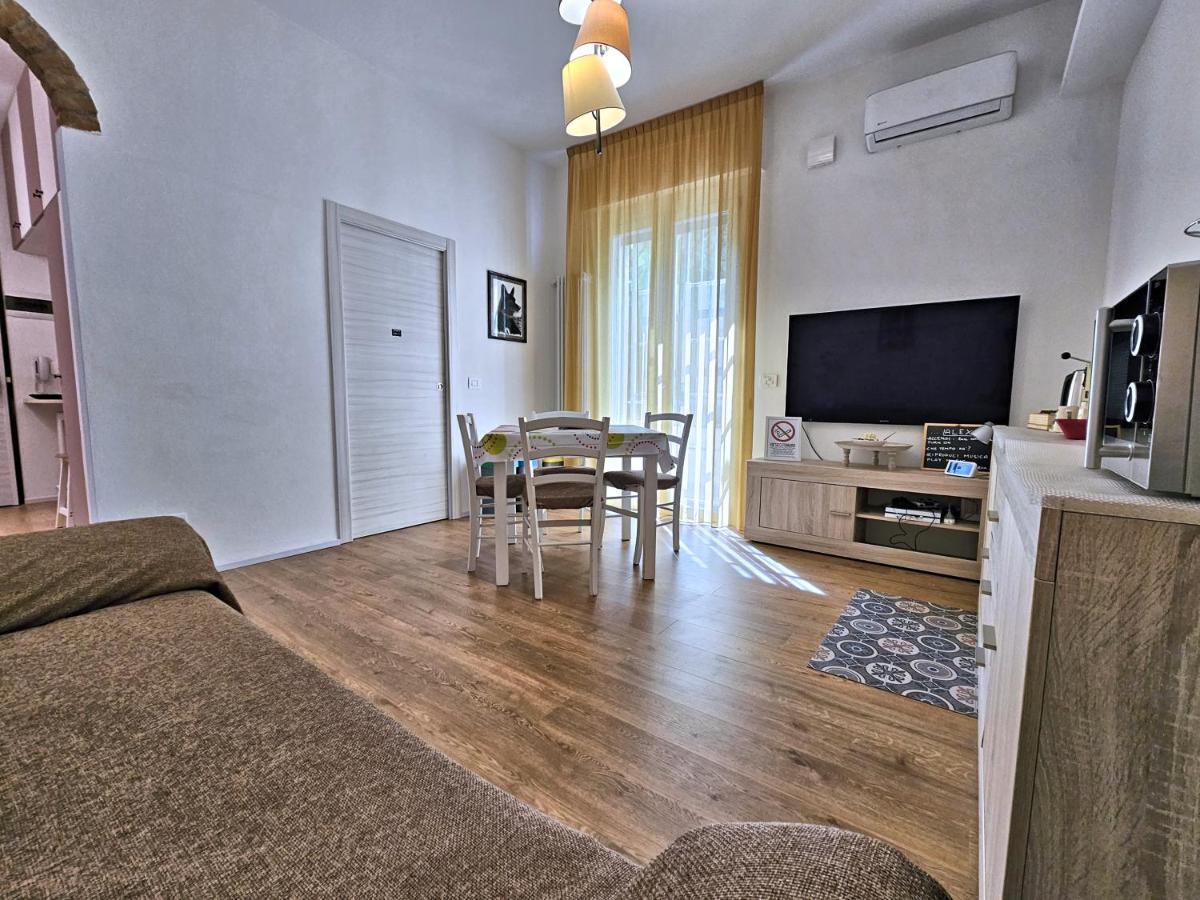 La Ca' Bianca Affittaly Apartments Кастеназо Экстерьер фото